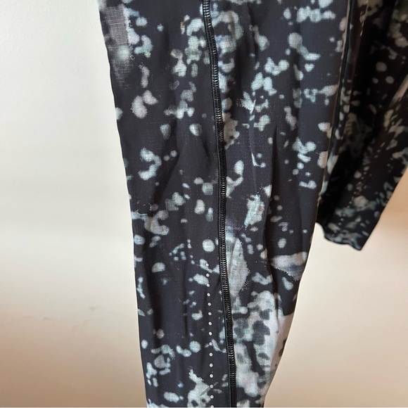 Lululemon Fast and Free Crop - Picture 4 of 9